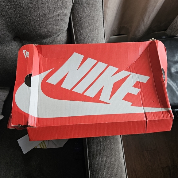 Nike Blue and White Sneakers with Pink Accents - Picture 6 of 6